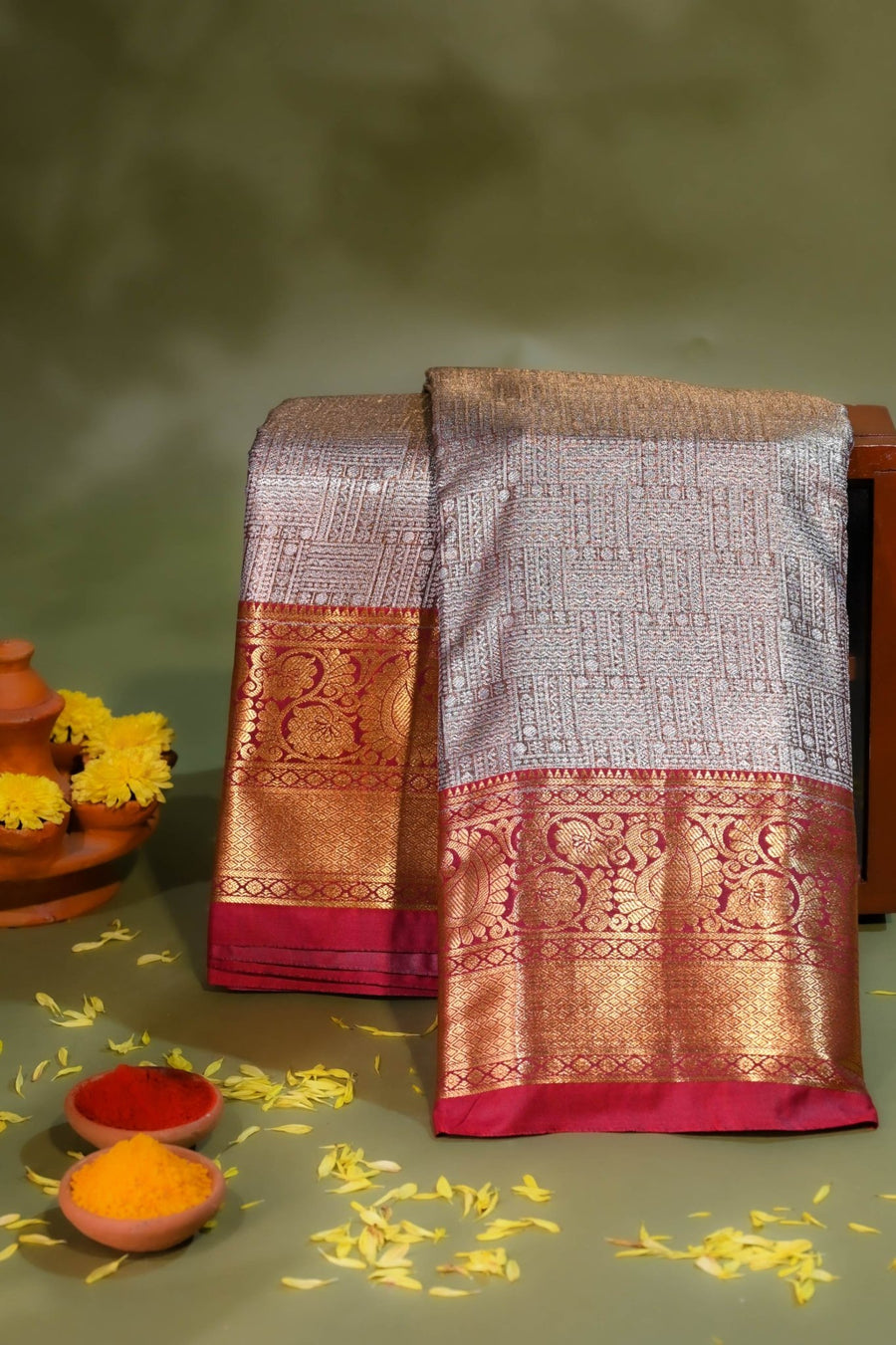 Gold Kanchipuram Saree - Shop Vastram