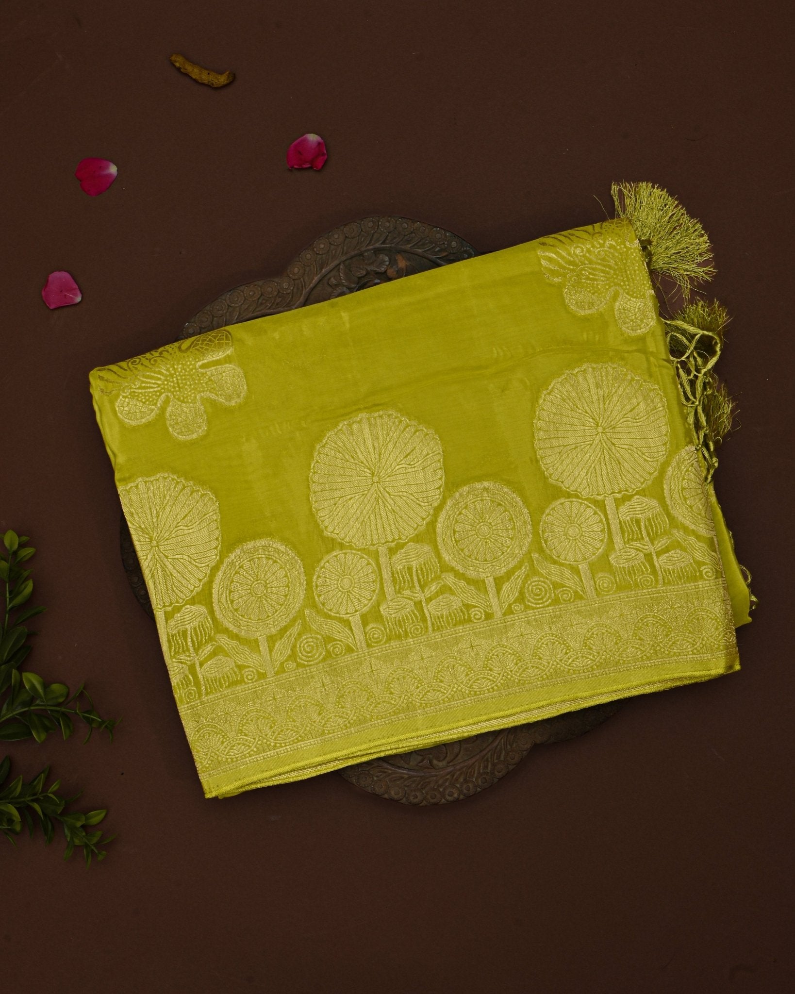 Green color Silk Saree - Shop Vastram