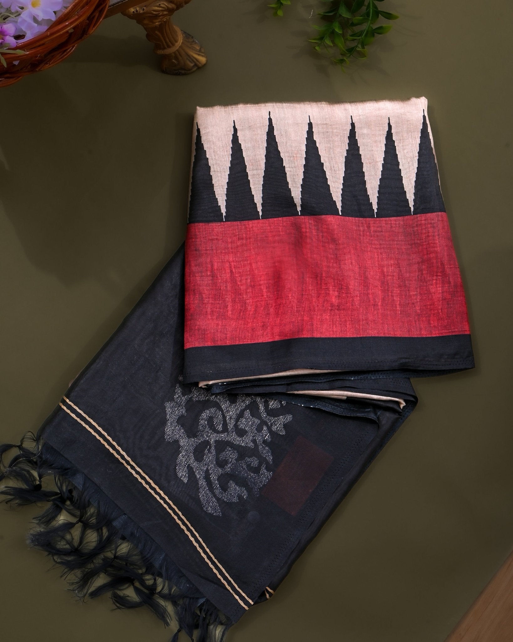 Off White Silk Printed Saree - Shop Vastram
