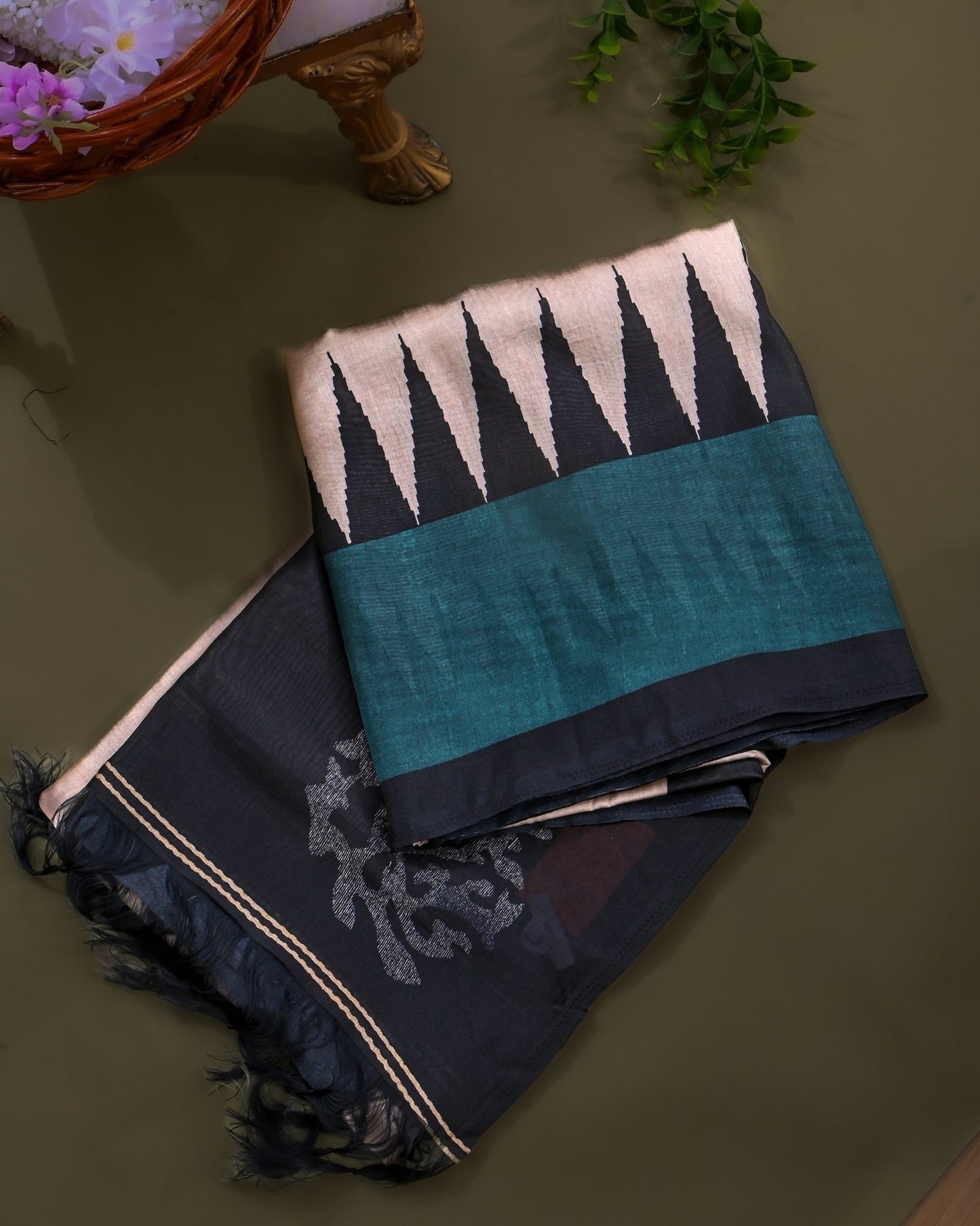 Off White Silk Printed Saree - Shop Vastram