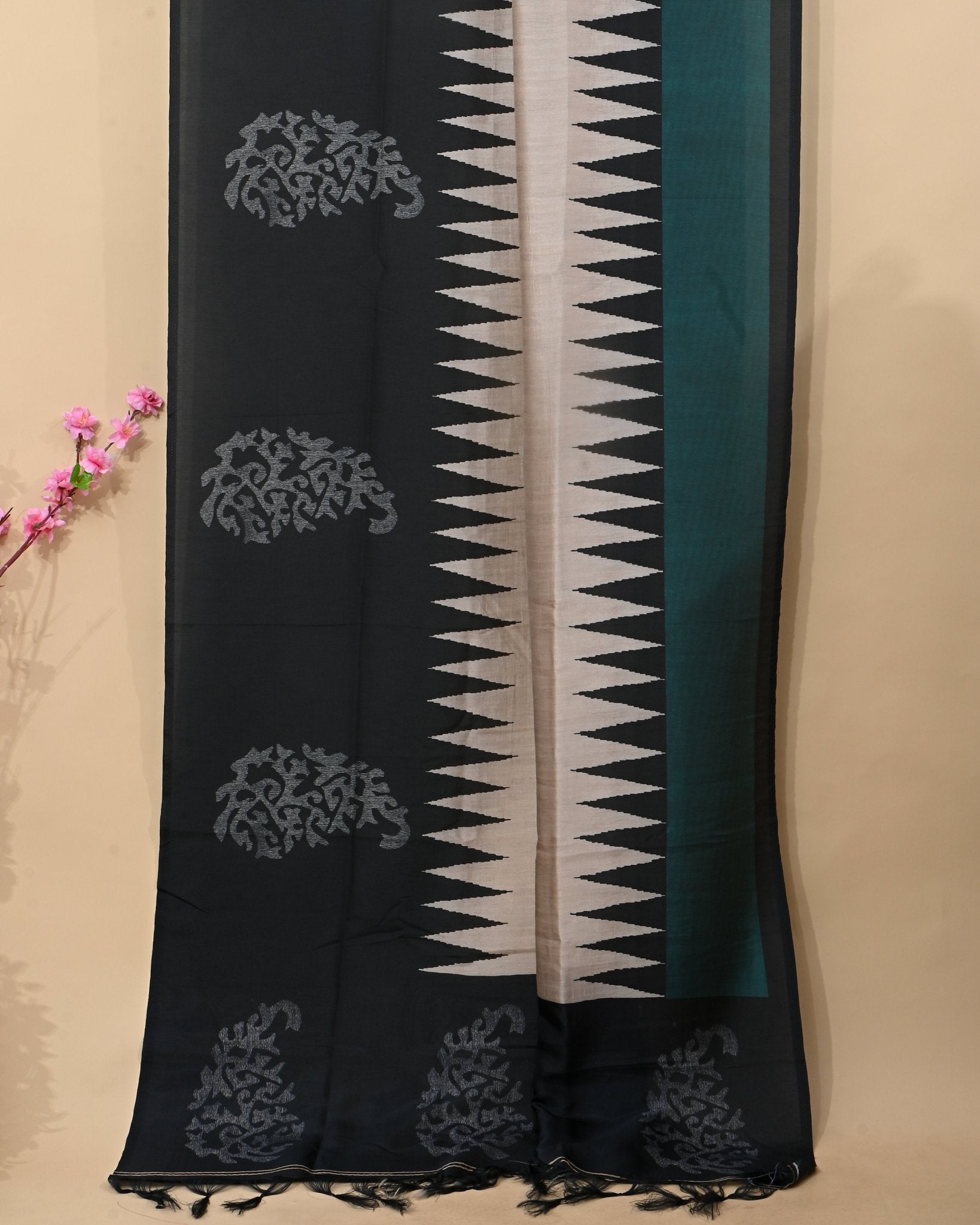 Off White Silk Printed Saree - Shop Vastram