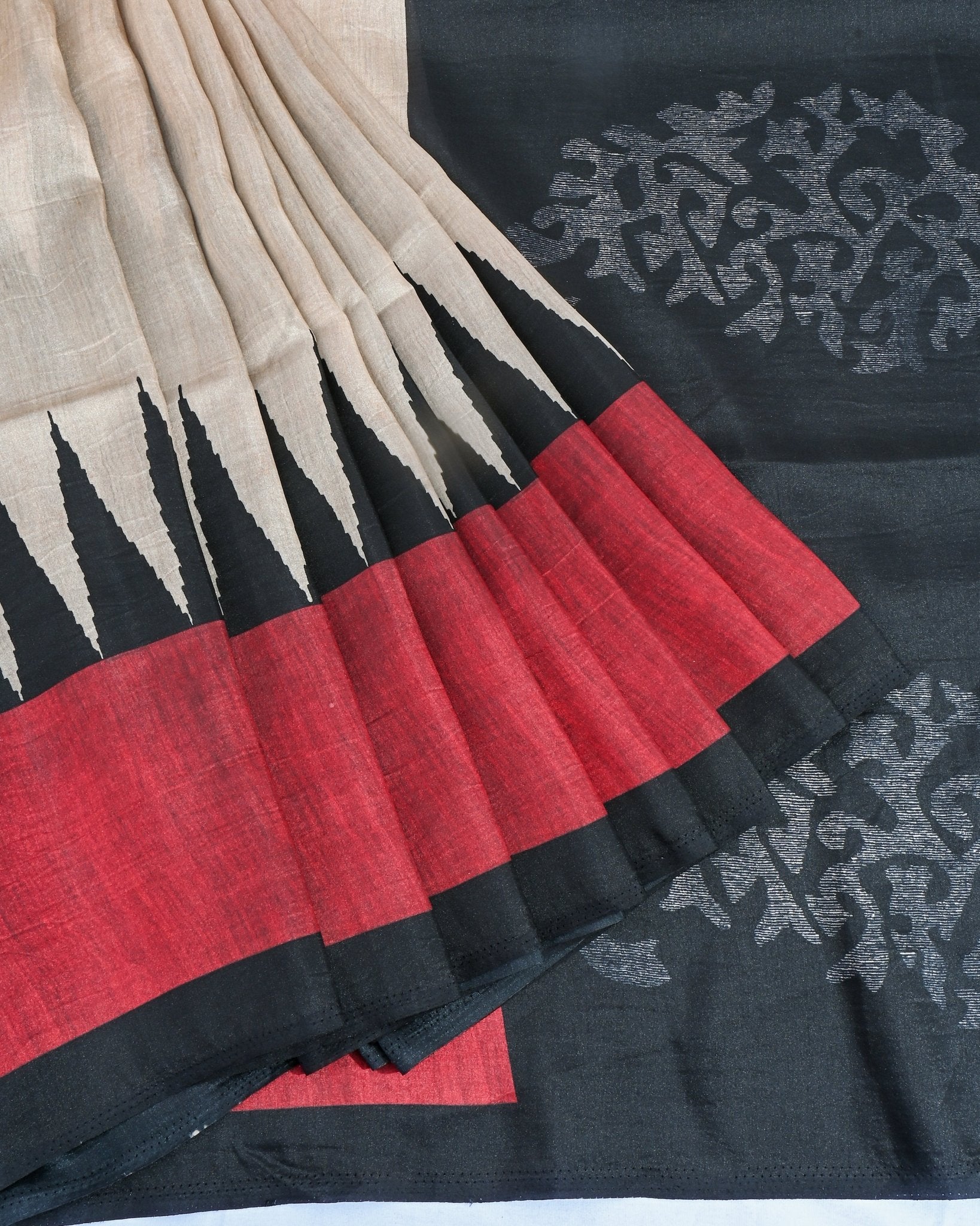 Off White Silk Printed Saree - Shop Vastram
