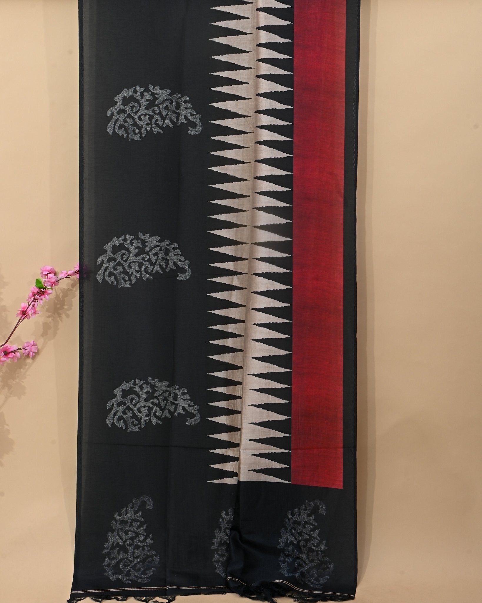 Off White Silk Printed Saree - Shop Vastram