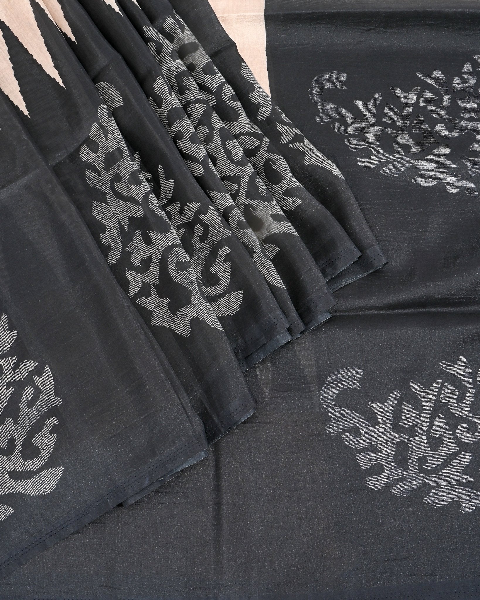 Off White Silk Printed Saree - Shop Vastram