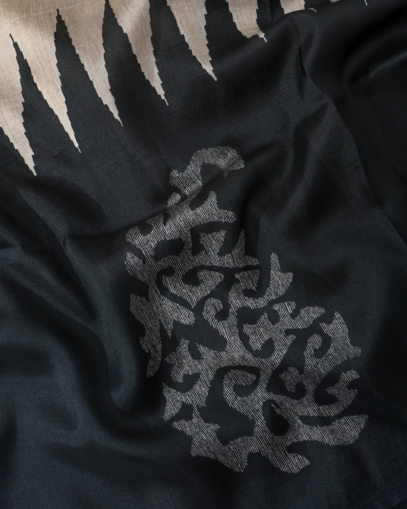 Off White Silk Printed Saree - Shop Vastram